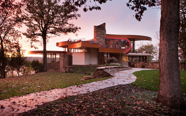 Chenequa Residence by Robert Harvey Oshatz Architect