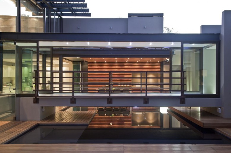 House Aboobaker by Nico van der Meulen Architects