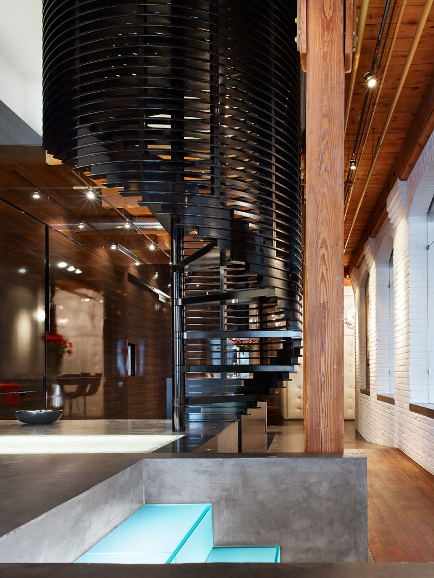 Loft Apartment by Johnson Chou
