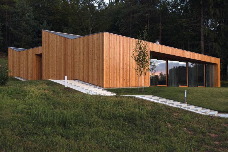 Contemporary House by Kombinat Architects