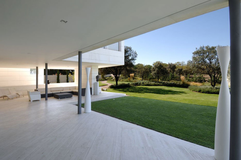 House in Madrid by A-cero