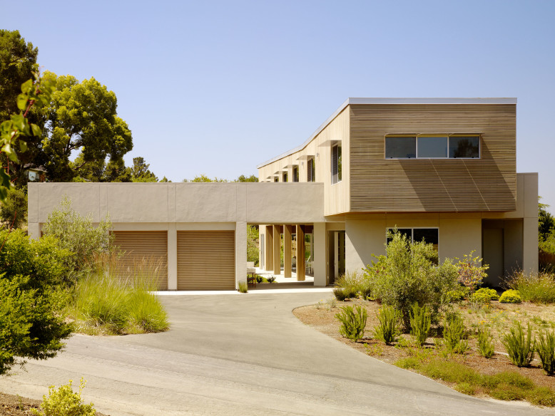6,000 square foot two floors modern house located in Los Altos Hills, California