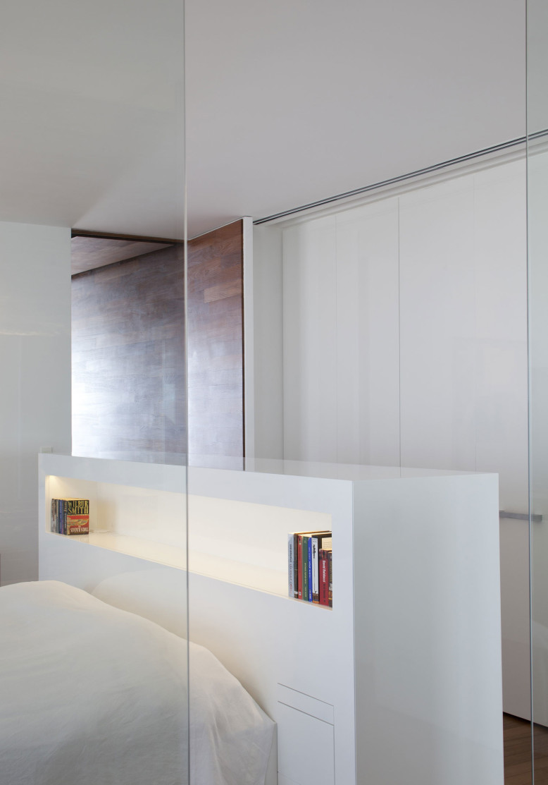Apartment by Partizki & Liani Architects