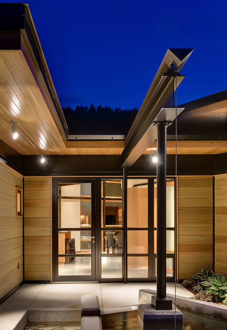 3,400 square foot contemporary home