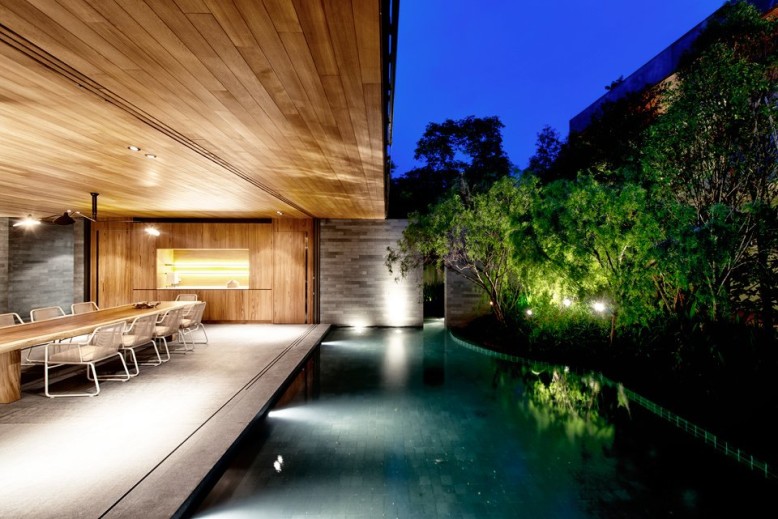  Contemporary Home in Singapore