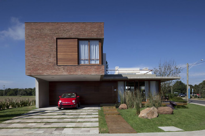 Casa Maritimo by Seferin Arquitectura