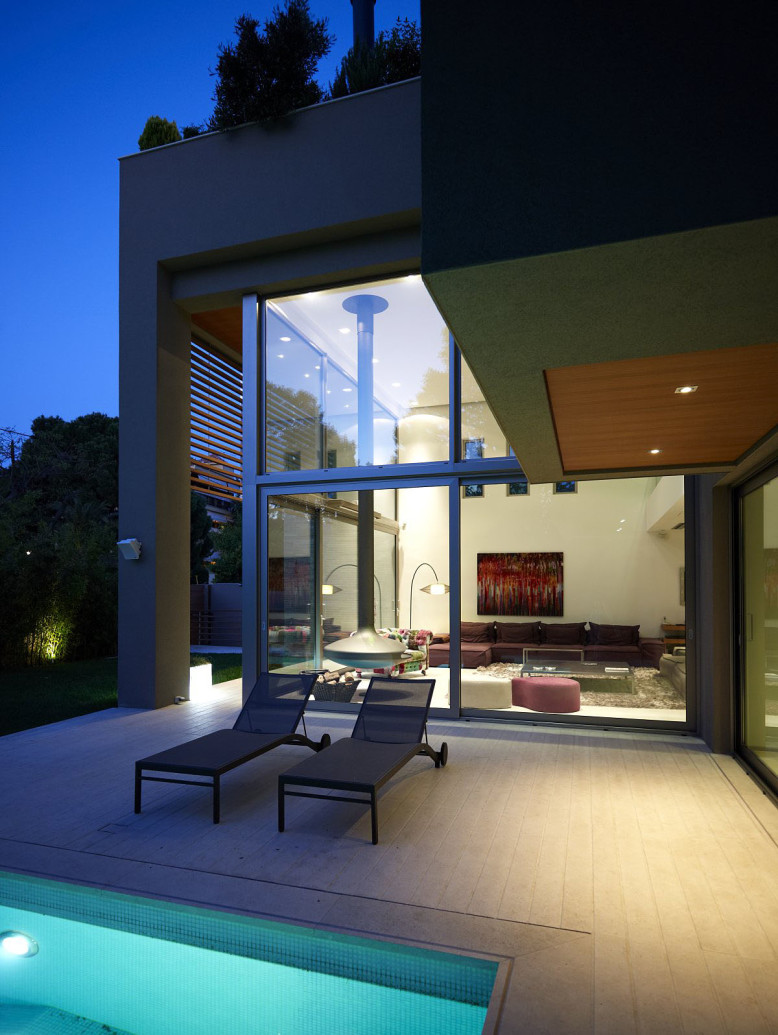 A house of 350 m² in Kifissia for a family of four