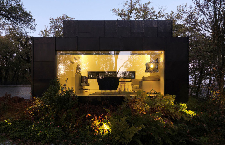 Small House by Enrico Iascone Architetti