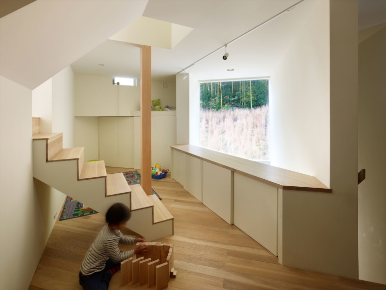 House in Muko by Fujiwarramuro Architects