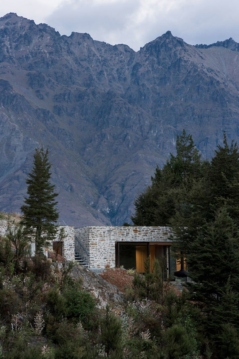 Mountain Retreat by Fearon Hay Architects