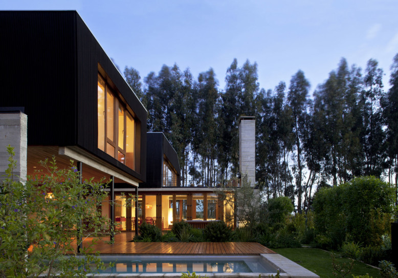 Summer House by UN Arquitectura