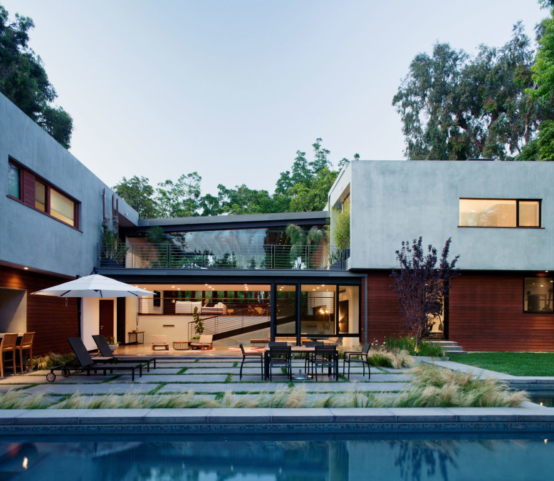 Contemporary Residence by Mike Jacobs Architecture