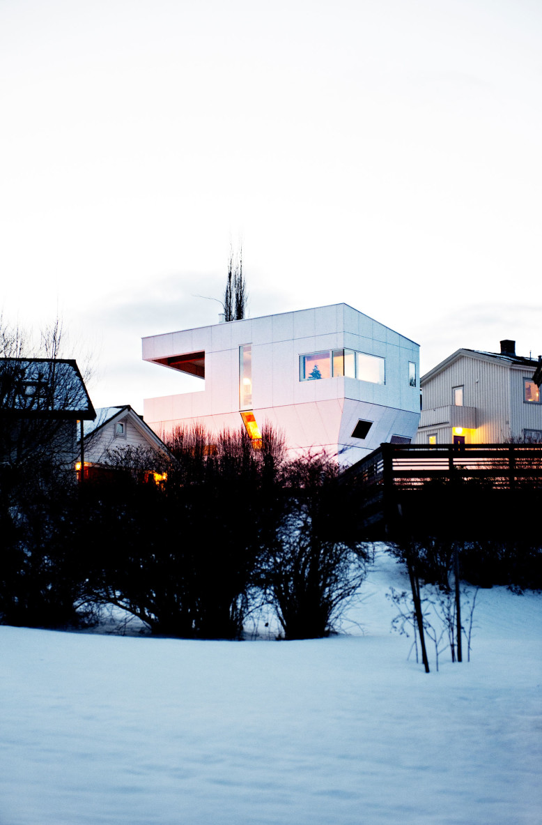 Modern House by JVA