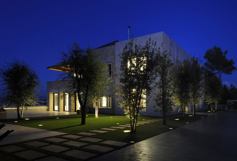 Modern Villa by Raëd Abillama Architects