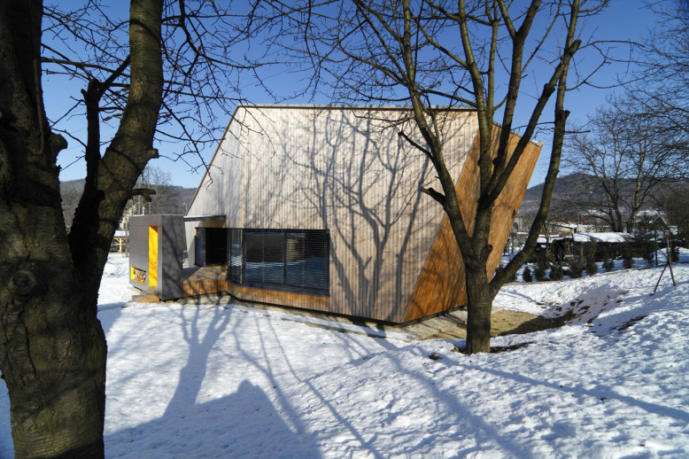 Weekend House by Pokorny Architekti