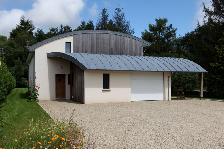 Bioclimatic House in Pluvigner by Patrice Bideau