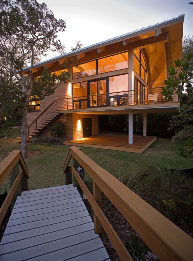Casey Key Guest House by TOTeMS Architecture