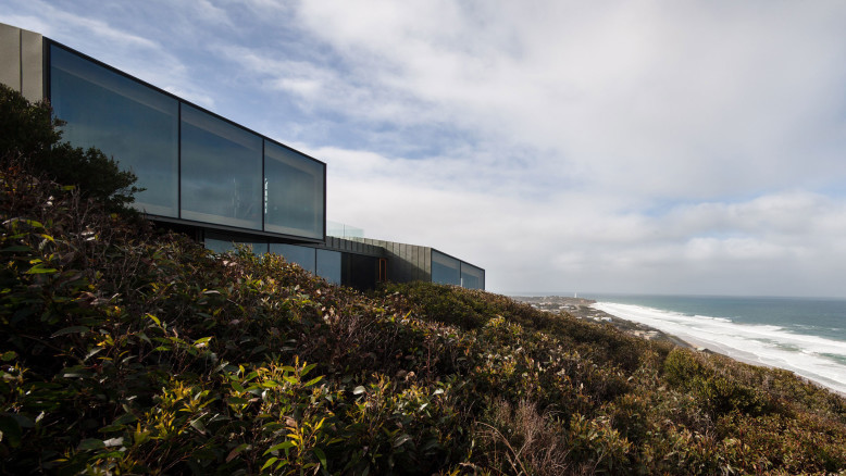 Fairhaven Beach House by John Wardle Architects