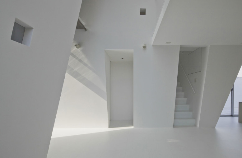 Modern House by Keitaro Muto Architects
