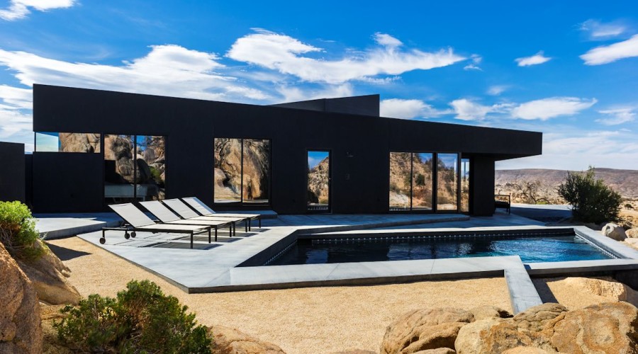 Black Desert House by Marc Atlan and Oller & Pejic