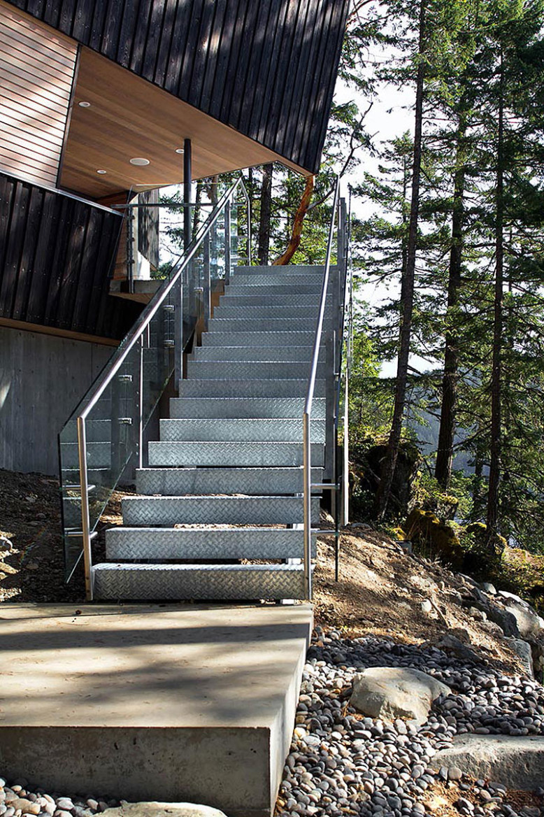 Gambier Island Retreat by Battersby Howat Architects