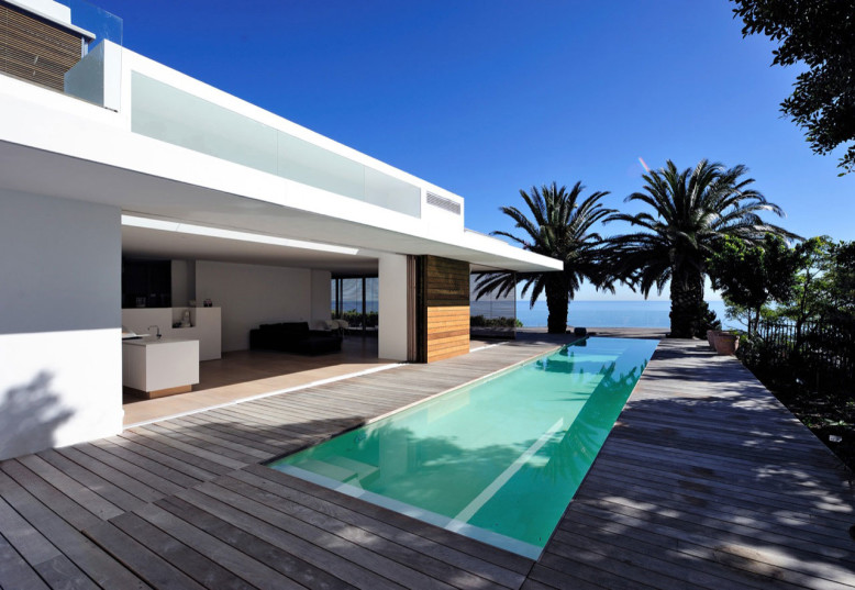 House in Camps Bay by Luis Mira Architects
