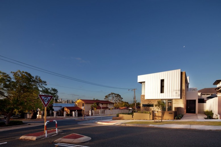 South Perth House by Matthews McDonald Architects