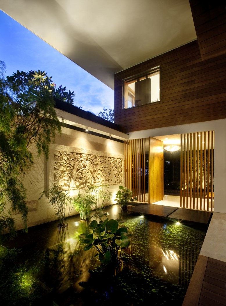 Modern House by Guz Architects