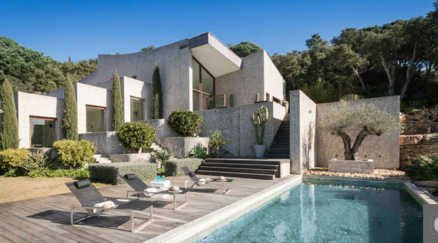 Modern Rental Villa in Saint Tropez: Villa Tulum