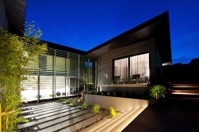Modern Residence by James Deans & Associates