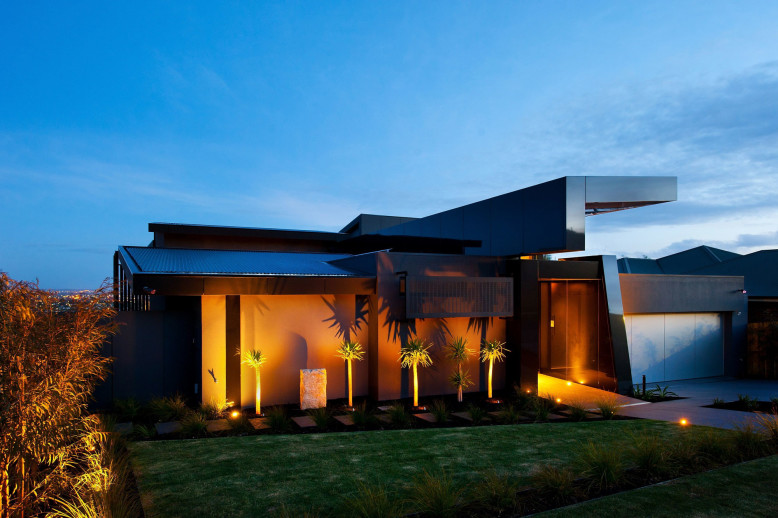 Modern Residence by James Deans & Associates