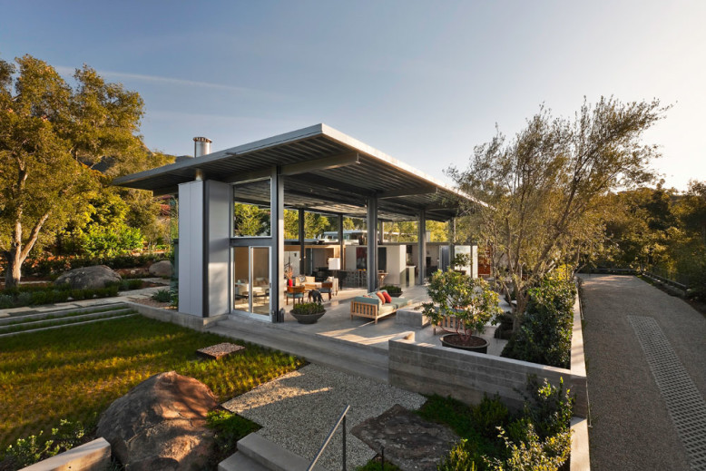 Contemporary House in Montecito, California