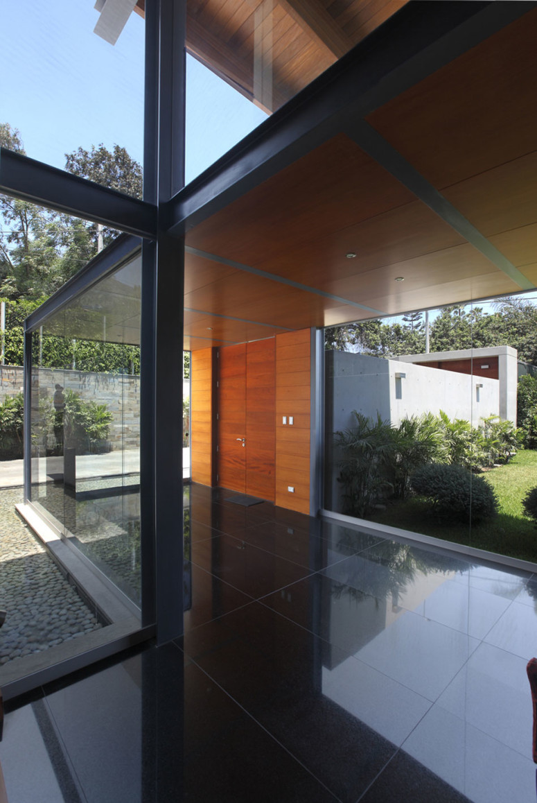 Contemporary Home by Domenack Arquitectos