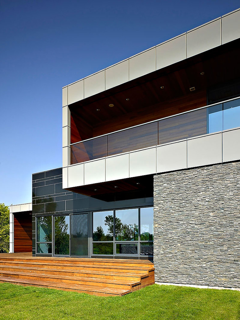 Contemporary house in Canada by Zerafa Studio