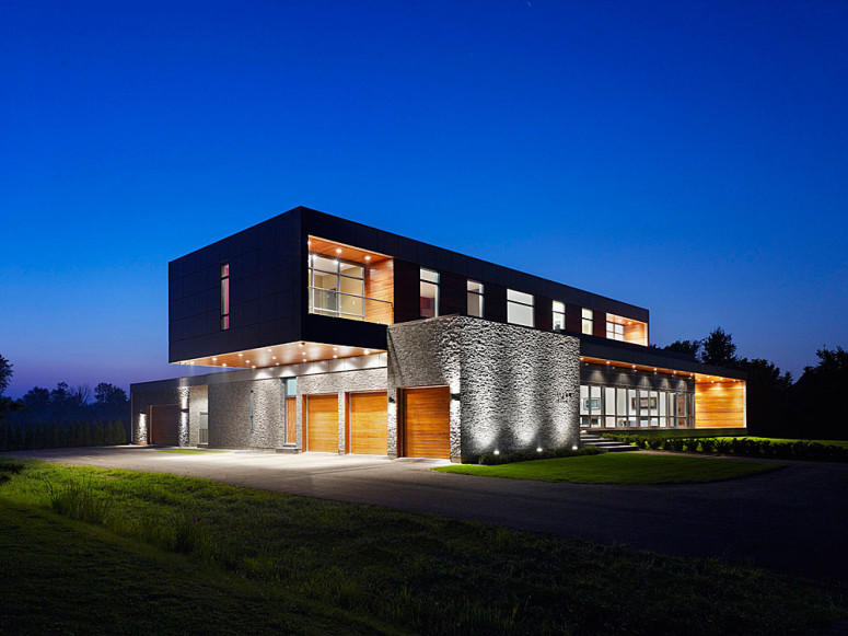 Contemporary house in Canada by Zerafa Studio