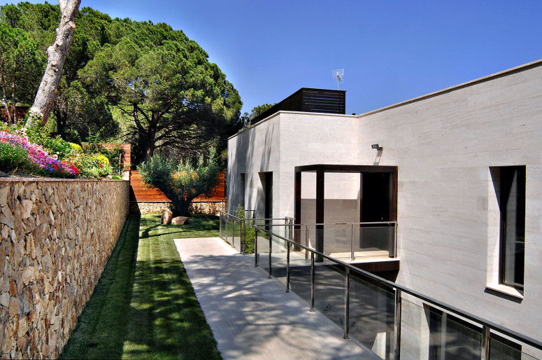 Punta brava 2 Residence by DNA Barcelona Architects