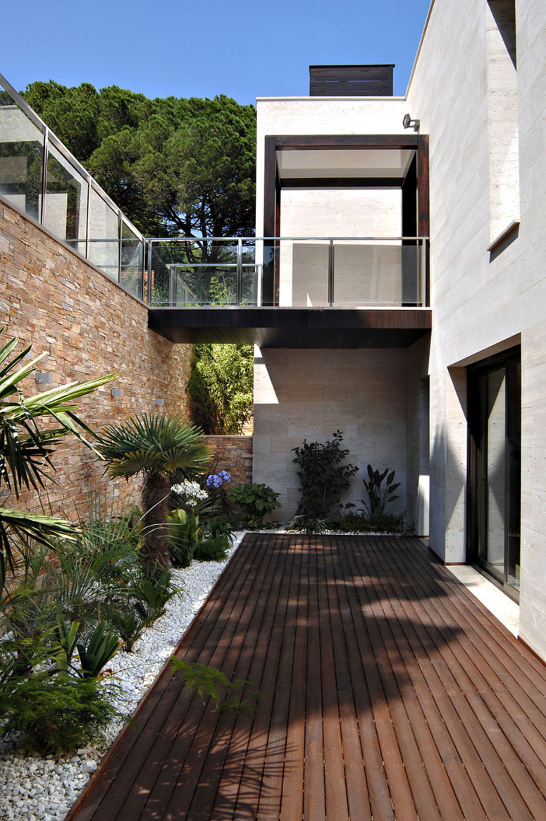 Punta brava 2 Residence by DNA Barcelona Architects