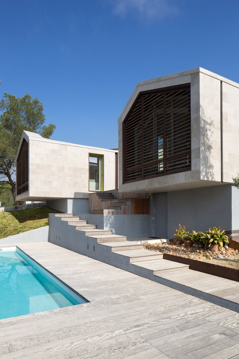Contemporary House in Montpellier by N+B Architectes