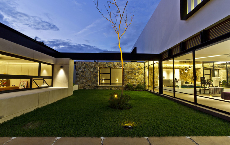 Temozón House by Carrillo Arquitectos y Asociados