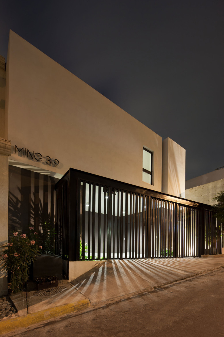 Contemporary House by LGZ Taller de Arquitectura