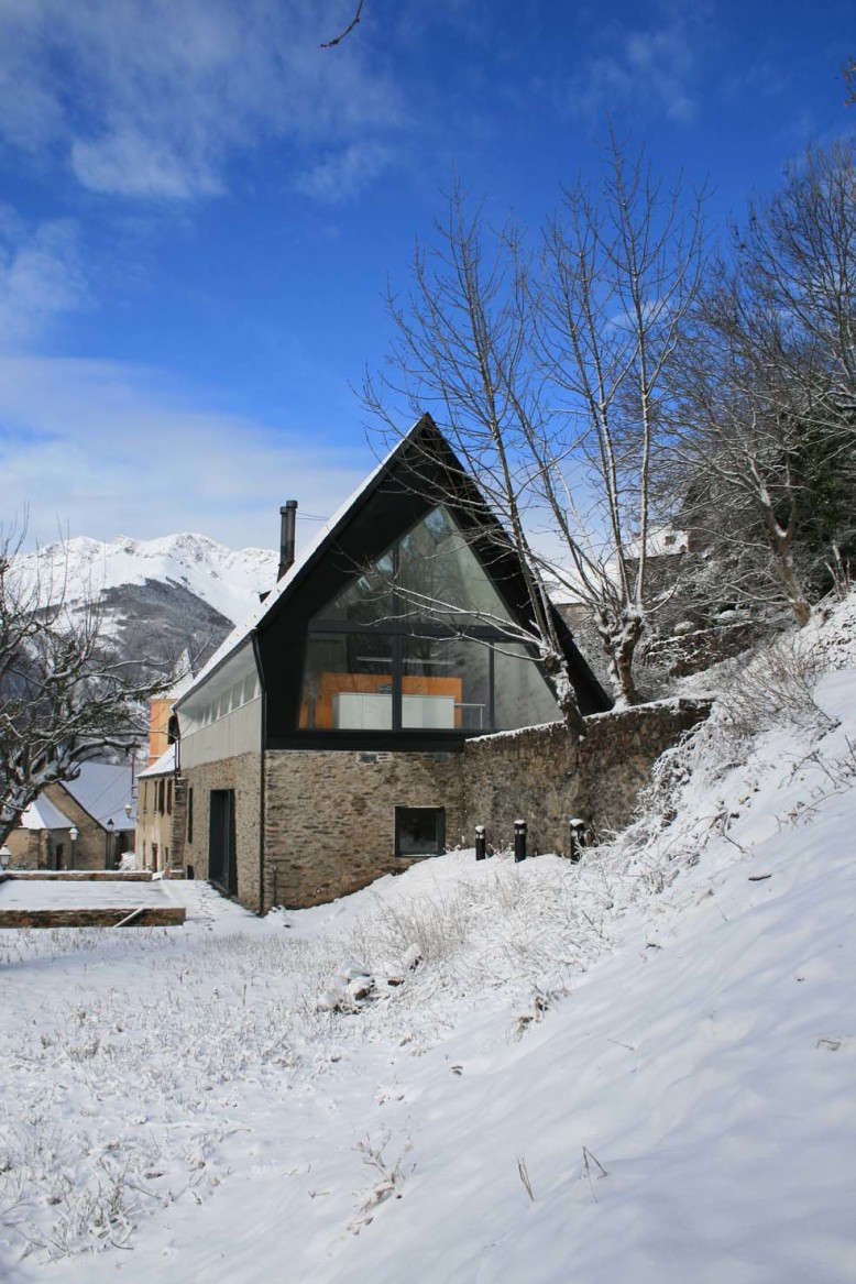 House in the Pyrenees by Cadaval & Solà-Morales