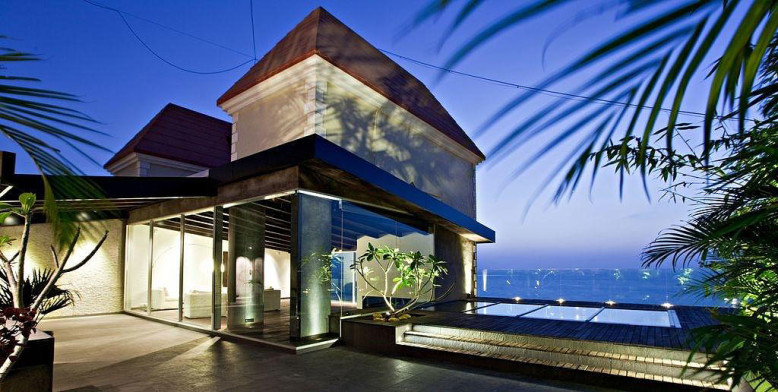 Sea Facing Penthouse by Abraham John Architects
