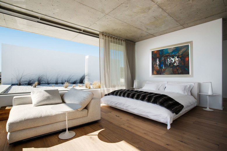 Contemporary Residence by Gavin Maddock Design Studio