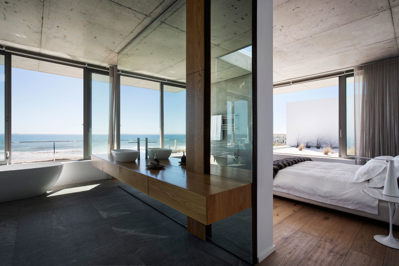 Contemporary Residence by Gavin Maddock Design Studio