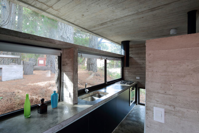 Concrete House by Luciano Kruk and María Victoria Besonías