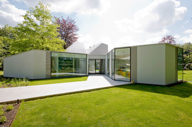 Villa 4.0 by Dick van Gameren Architecten