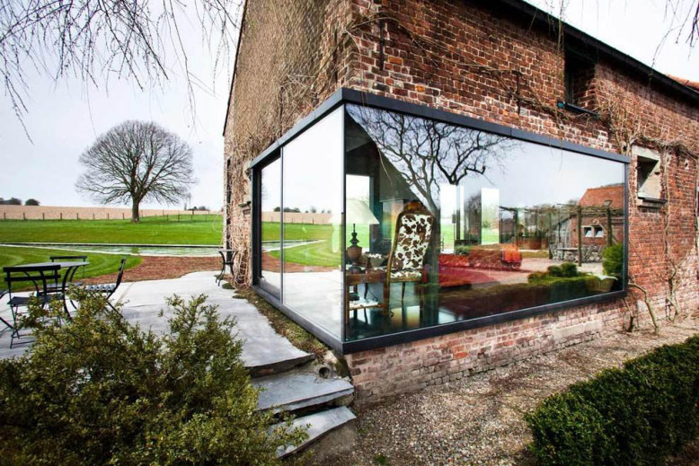 Farmhouse in Belgium by Studio Farris