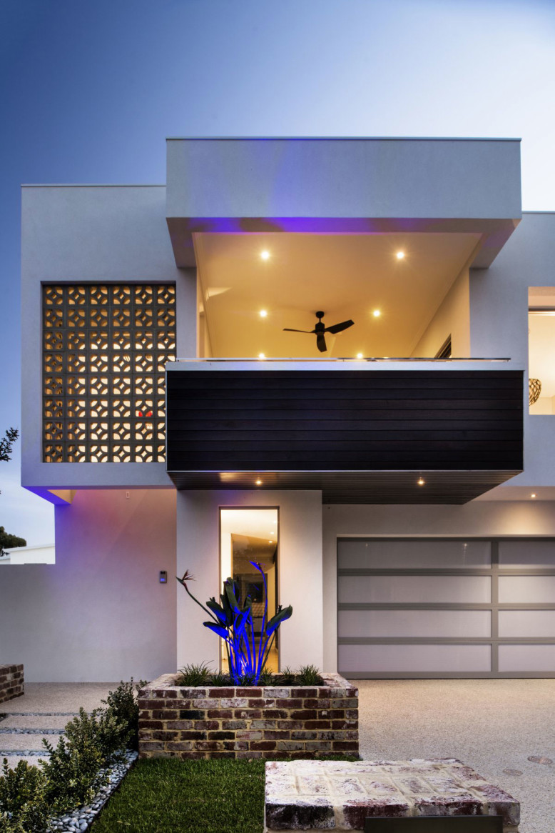 Modern Residence by Residential Attitudes