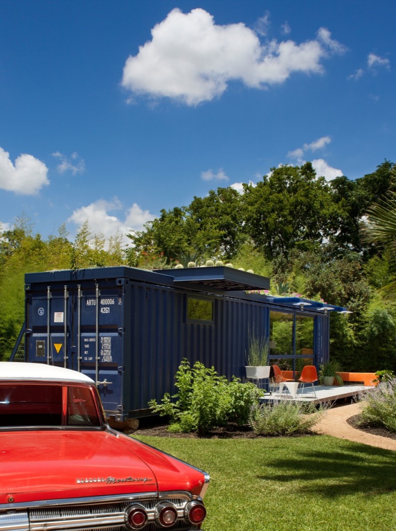 Container House by Poteet Architects