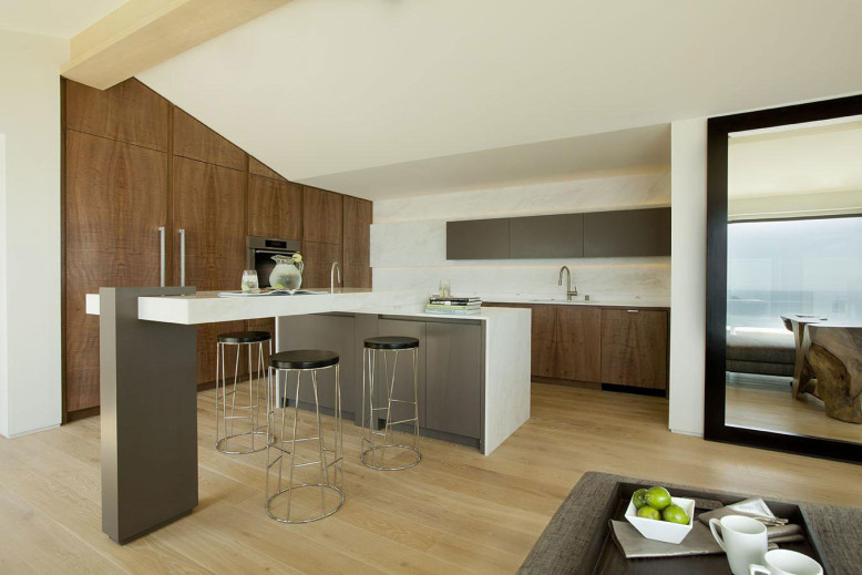 Revello Residence by Shubin + Donaldson Architects